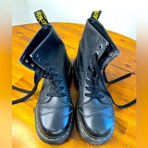 Vintage 90s 2A73 Dr Martens Platform Toe Cap Boot 8 Women Doc Marten